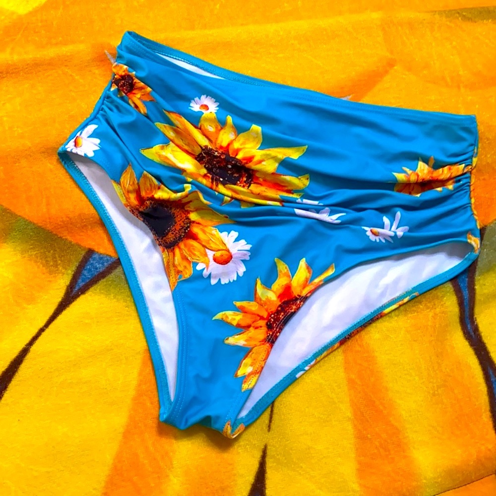 Sunflowers & daisies swim bottoms